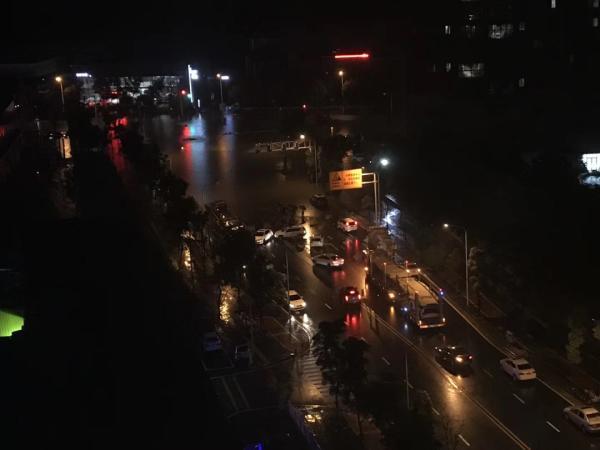 長(zhǎng)沙暴雨最新照片——城市暴雨下的水景紀(jì)實(shí)