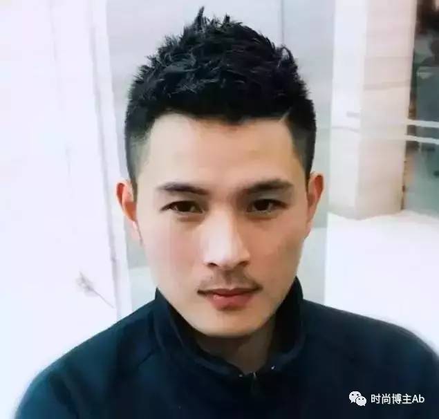 男士流行發(fā)型最新趨勢(shì)，時(shí)尚潮流的演變與探索